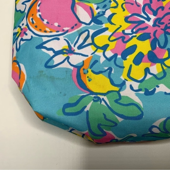 LILLY Pulitzer by Estee’ Lauder Shoulder, Tote Bag. - Picture 4 of 6